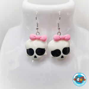 Punk earrings, skull earrings, cute earrings, emo earrings, gothic earrings, cute skull earrings.